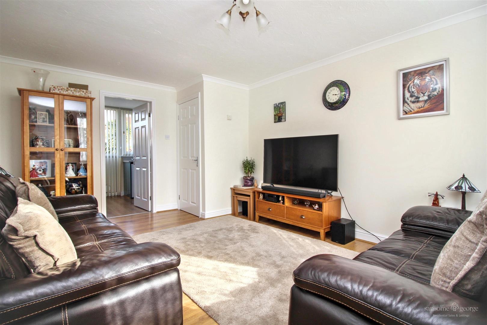 3 bed property in Bran Close, Reading